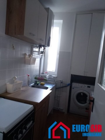 apartament-cu-3-camere-de-inchiriat-comision-0-3