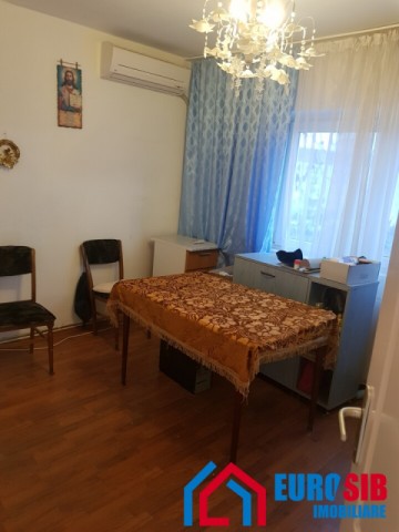 apartament-2-camere-semidecomandat-zona-ciresica-0