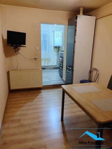 apartament-3-camere-decomandat-etaj-01-zona-cetate-6