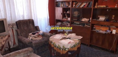 apartament-3-camere-de-vanzare-cetate-etaj-intermediar