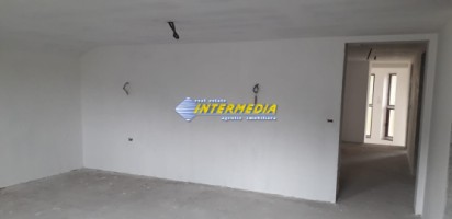 casa-noua-superba-in-zona-cetate-3