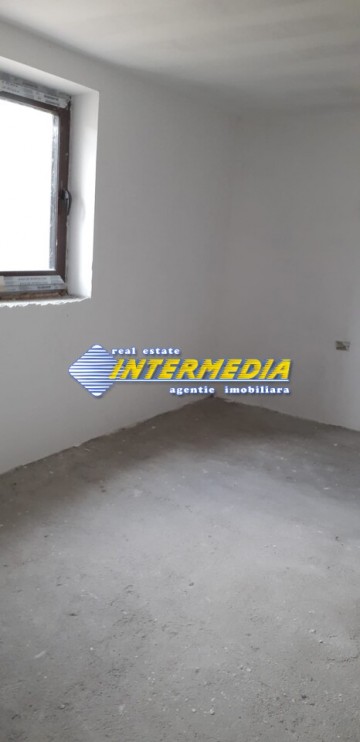 casa-noua-superba-in-zona-cetate-10
