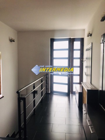casa-dpe-de-inchiriat-in-alba-iulia-zona-cetate-350-mp-si-teren-600-mp-17
