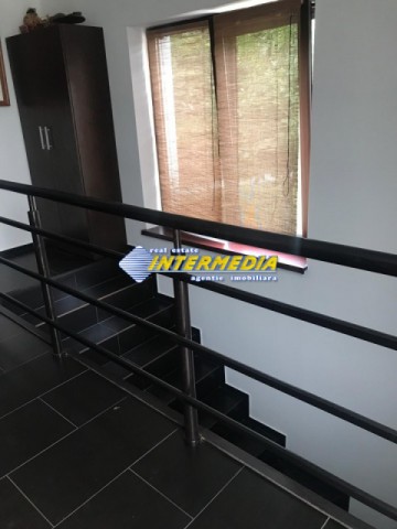 casa-dpe-de-inchiriat-in-alba-iulia-zona-cetate-350-mp-si-teren-600-mp-15