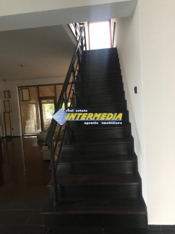 casa-dpe-de-inchiriat-in-alba-iulia-zona-cetate-350-mp-si-teren-600-mp-21