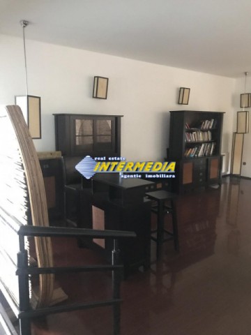 casa-dpe-de-inchiriat-in-alba-iulia-zona-cetate-350-mp-si-teren-600-mp-23