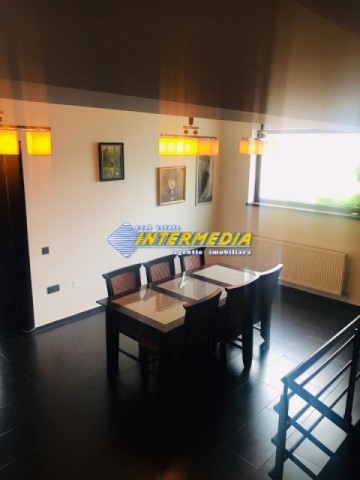 casa-dpe-de-inchiriat-in-alba-iulia-zona-cetate-350-mp-si-teren-600-mp-26