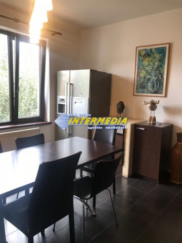 casa-dpe-de-inchiriat-in-alba-iulia-zona-cetate-350-mp-si-teren-600-mp-40