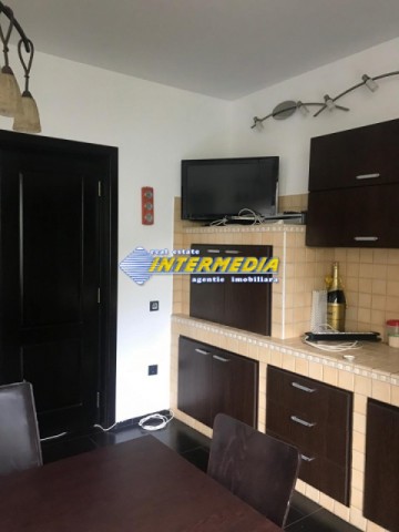 casa-dpe-de-inchiriat-in-alba-iulia-zona-cetate-350-mp-si-teren-600-mp-44