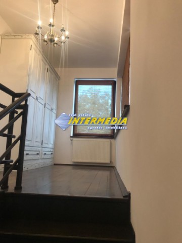 casa-dpe-de-inchiriat-in-alba-iulia-zona-cetate-350-mp-si-teren-600-mp-49
