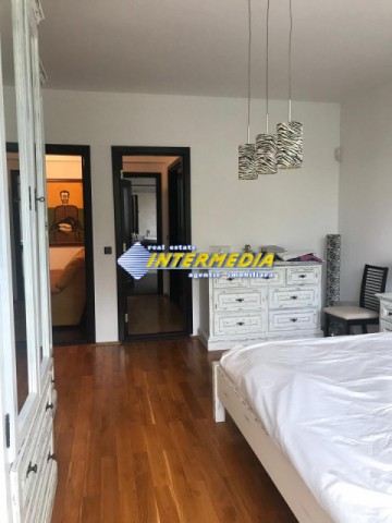 casa-dpe-de-inchiriat-in-alba-iulia-zona-cetate-350-mp-si-teren-600-mp-57