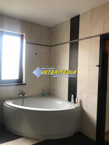 casa-dpe-de-inchiriat-in-alba-iulia-zona-cetate-350-mp-si-teren-600-mp-60