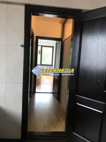 casa-dpe-de-inchiriat-in-alba-iulia-zona-cetate-350-mp-si-teren-600-mp-64