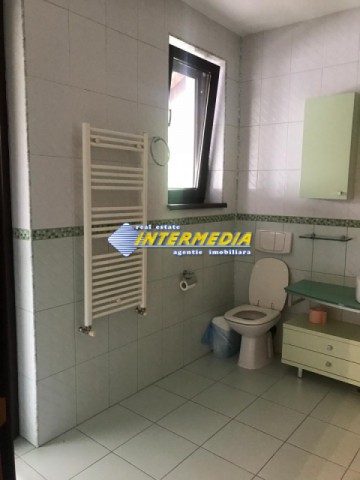 casa-dpe-de-inchiriat-in-alba-iulia-zona-cetate-350-mp-si-teren-600-mp-66