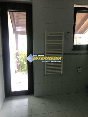 casa-dpe-de-inchiriat-in-alba-iulia-zona-cetate-350-mp-si-teren-600-mp-68