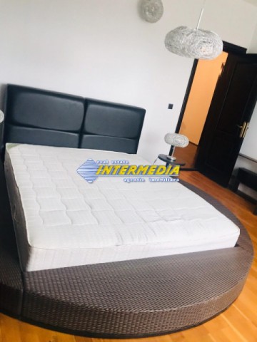 casa-dpe-de-inchiriat-in-alba-iulia-zona-cetate-350-mp-si-teren-600-mp-79