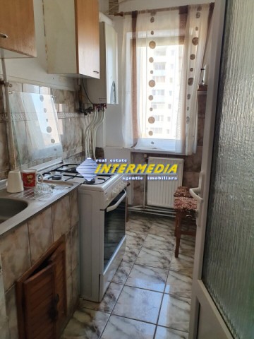 apartament-2-camere-mobilat-si-utilat-de-inchiriat-cetate-195-euro-5