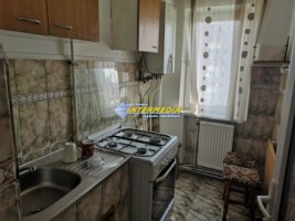 apartament-2-camere-mobilat-si-utilat-de-inchiriat-cetate-195-euro-9