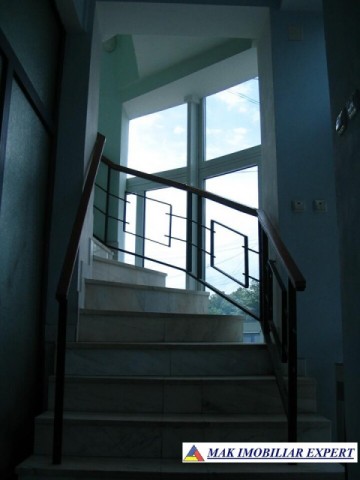 spatiu-comercial-pe1e2e3-140-mpnivel-de-inchiriat-in-campulung-muscel-arges-ideal-pentru-afaceri-3