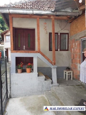 casa-2-camere-teren-463-mp-rucar-7