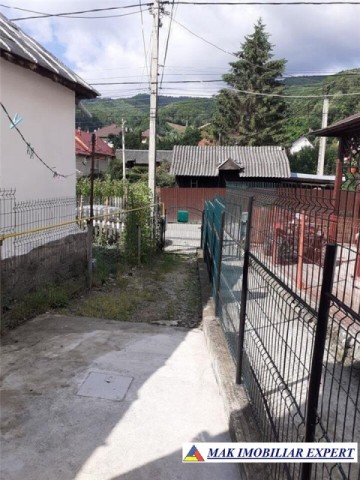 casa-2-camere-teren-463-mp-rucar-8