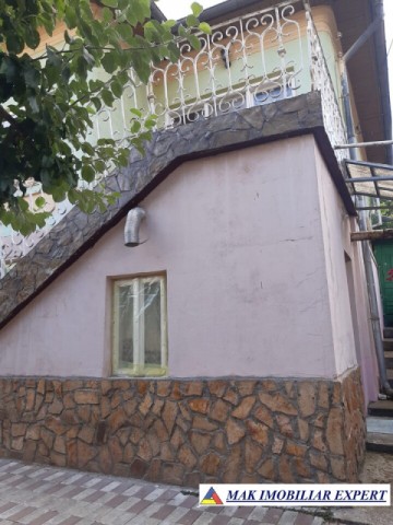 vila-cu-6-camere-si-teren-de-240-mp-de-vanzare-in-statiunea-turistica-calimanesti-valcea-ideala-pentru-locuinta-sau-afacere-turistica-0