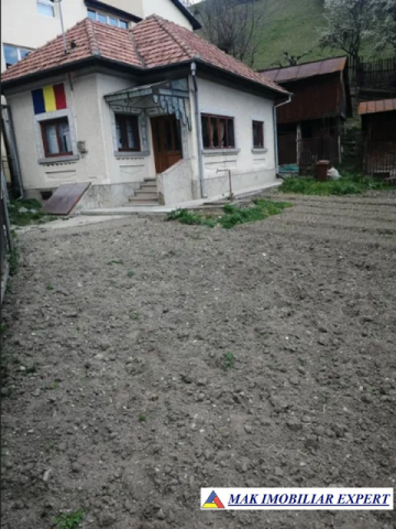 casa-2-camere-teren-400-mp-rucar-12