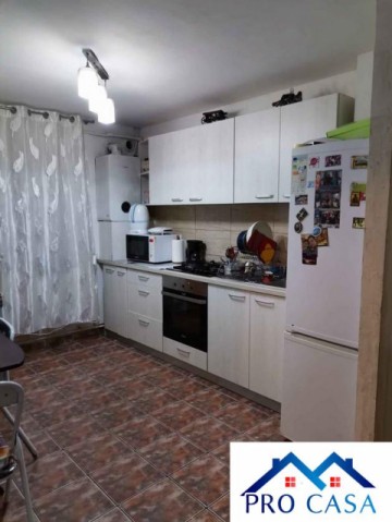 vand-apartament-2-camere-in-cetate-zona-centrala