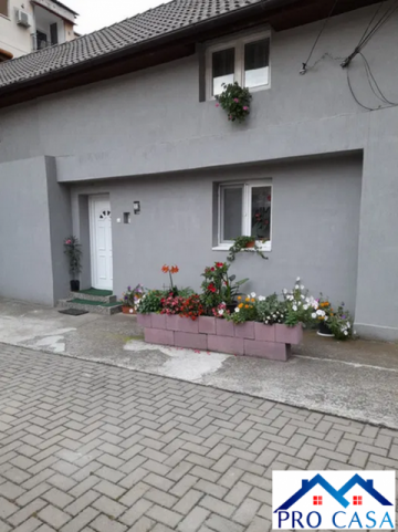 vanzare-casa-in-zona-cetate-2