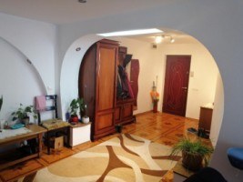 apartament-4-camere-ultracentral-zona-piata-mare-10