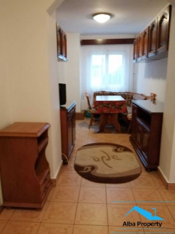 apartament-3-camere-decomandat-cetate-1