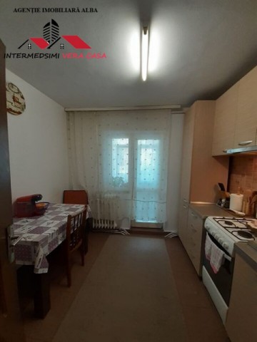 oferta-apartament-2-camere-renovat-de-vanzare-54-mu-alba-iulia-ampoi-3