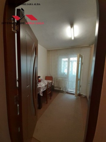 oferta-apartament-2-camere-renovat-de-vanzare-54-mu-alba-iulia-ampoi-3-2