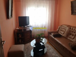 apartament-4-camere-decomandat-de-vanzare-cetate-zona-closca