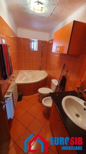 apartament-3-camere-decomandat-de-vanzare-in-sibiu-zona-rahovei-3