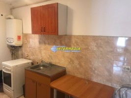 de-inchiriat-apartament-3-camere-decomandat-mobilat-in-alba-iulia-zona-centru-4