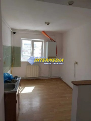 apartament-cu-2-camere-decomandat-de-vanzare-in-cetate-zona-stadion-3