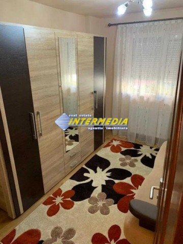 apartament-3-camere-decomandat-garaj-si-boxa-cetate-zona-piata-8