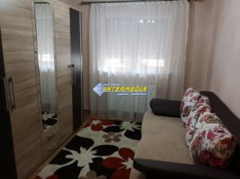 apartament-3-camere-decomandat-garaj-si-boxa-cetate-zona-piata-2