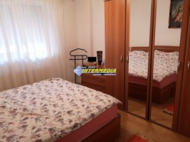 apartament-3-camere-decomandat-garaj-si-boxa-cetate-zona-piata-14