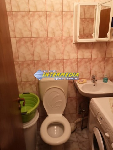 apartament-3-camere-decomandat-garaj-si-boxa-cetate-zona-piata-16