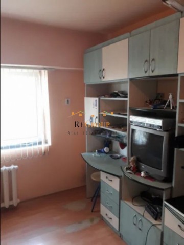 apartament-3-camere-podu-ros-bloc-din-1990-3