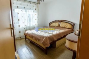 de-vanzare-apartament-3-camere-decomandat-in-cetate-bloc-nou-etaj-3-mobila-1