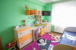 de-vanzare-apartament-3-camere-decomandat-in-cetate-bloc-nou-etaj-3-mobila-2