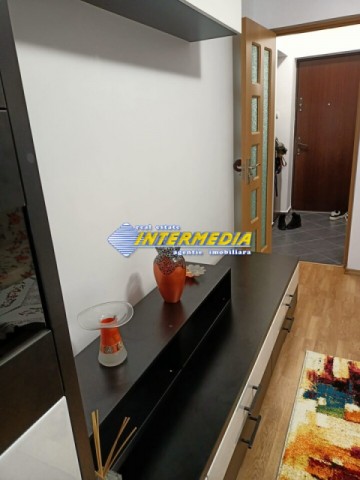 apartament-cu-2-camere-de-inchiriat-in-alba-iulia-mobilat-si-utilat-complet-zona-centru-6