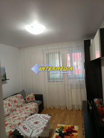 apartament-cu-2-camere-de-inchiriat-in-alba-iulia-mobilat-si-utilat-complet-zona-centru-13