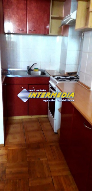apartament-3-camere-decomandat-de-inchiriat-cetate-22