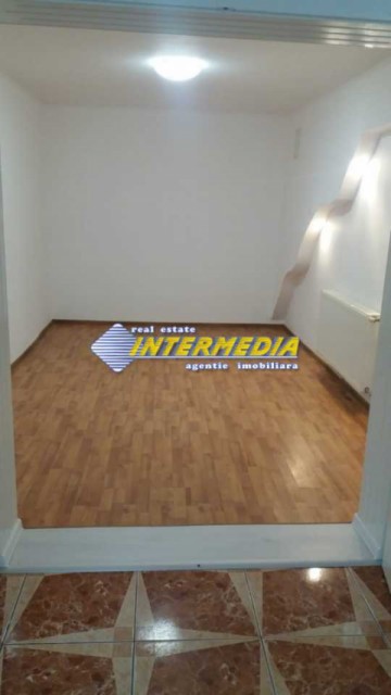 spatiu-comercial-de-vanzare-70-mp-alba-iulia-zona-cetate-goldis-1