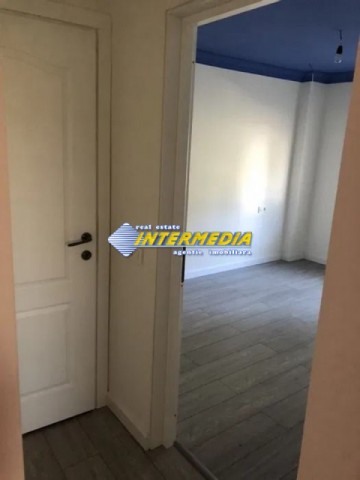3-camere-decomandat-de-vanzare-in-cartierul-cetate-finisat-2