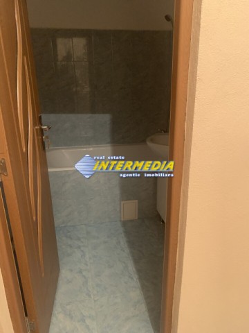 garsoniera-renovata-de-vanzare-in-centru-alba-iulia-mobilata-4